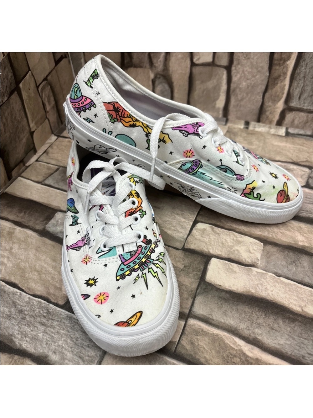 Vans Authentic "Unidentified" sneakers w/ colorful alien Size 6 M / 7.5 W